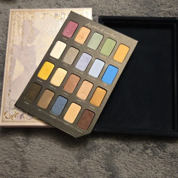 Disney Pricesss Storybook Eyeshadow Pallets - Picture 4 of 13